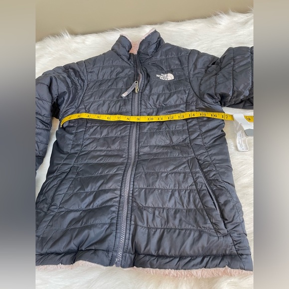 Girls North Face reversible puffer large 14 -16 - Picture 3 of 14